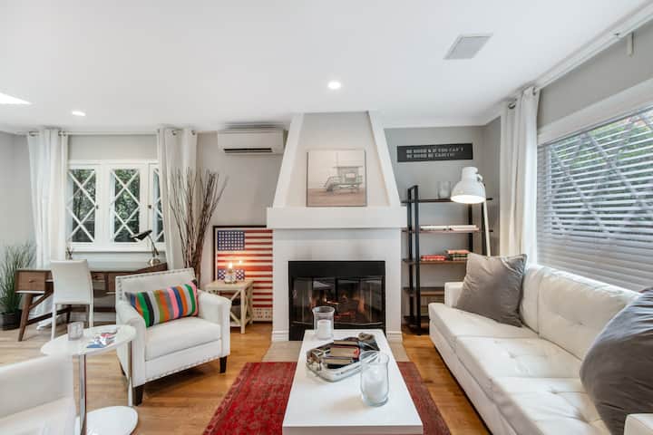 West Hollywood Bungalow House With Parking - Beverly Hills, CA