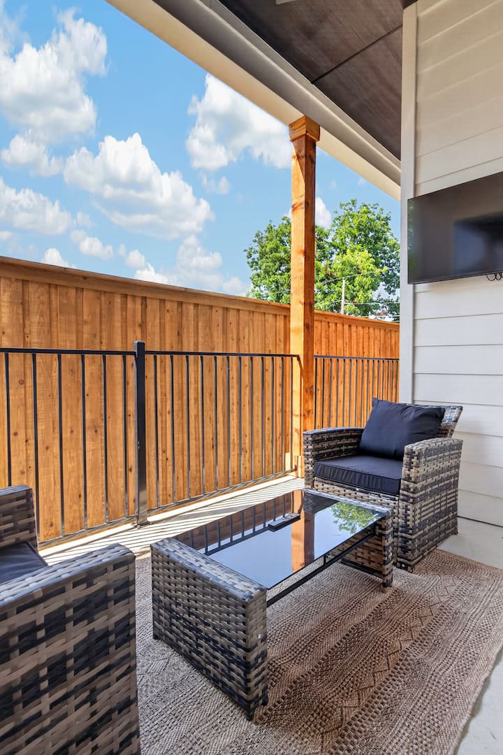 Family-friendly Arlington Home | Game Room + Yard - Arlington, TX