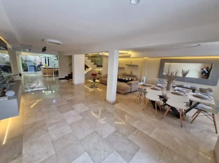 Hermosa Casa Familiar En Santo Domingo - Santo Domingo (Dominikai Köztársaság)
