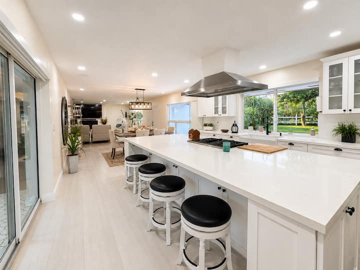 Hacienda Paraíso | The Main House - Homestead, FL