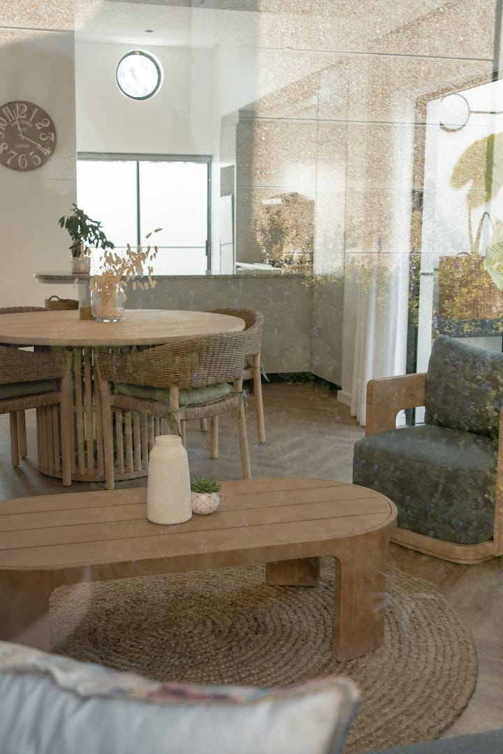 Villa Arbour | 3br Estate Stay | Pool, Gym & Padel - Zuid-Afrika