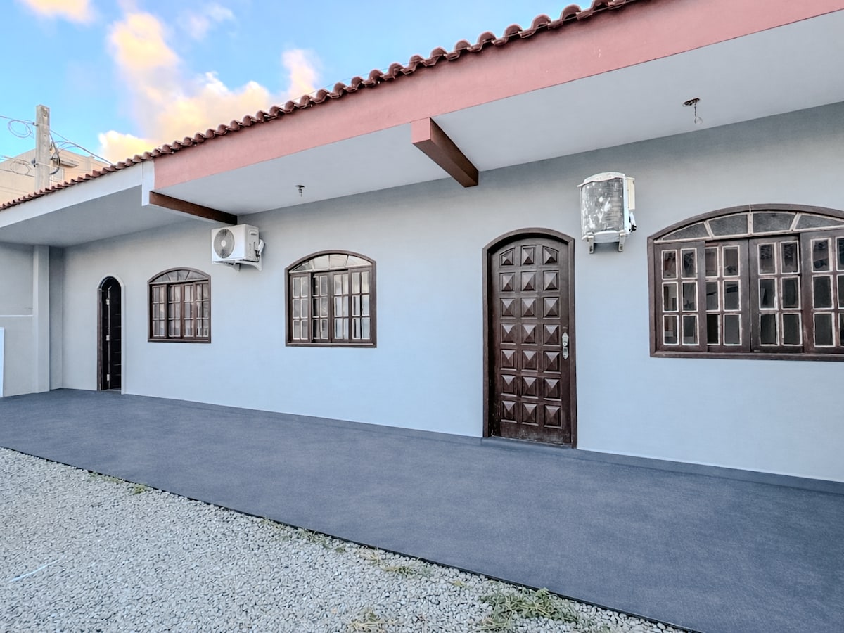 One-bedroom house, complete with air conditioning - Houses for Rent in ...