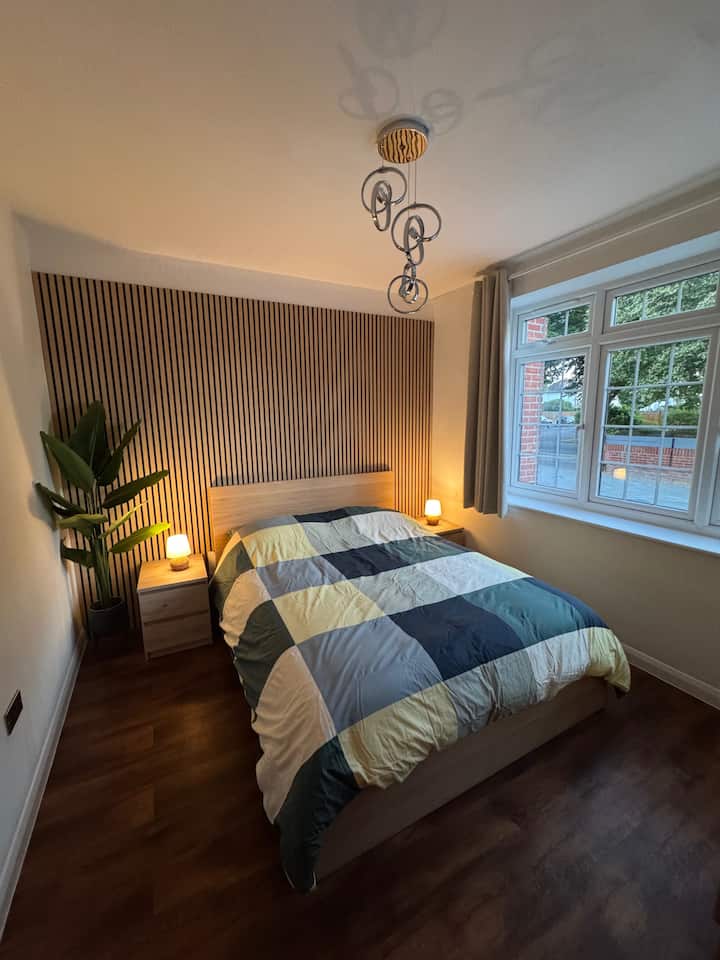 Apartment Sleeps 4 With Garden & Parking - Bournemouth