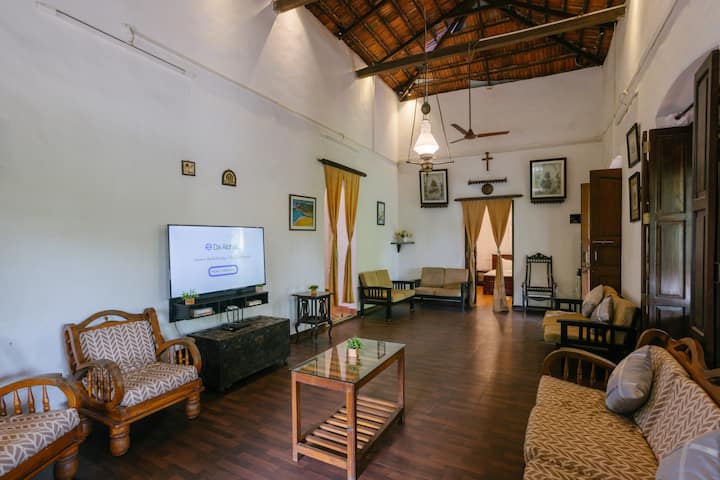 Living room image 3