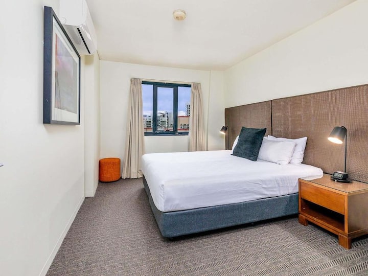 Mantra On Hay | Spacious 2br Apartment - Subiaco, Australia