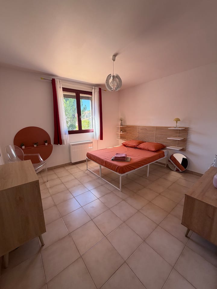 Chambre Dans Maison Hôpitaux Facultés Tram 1 - Montpellier