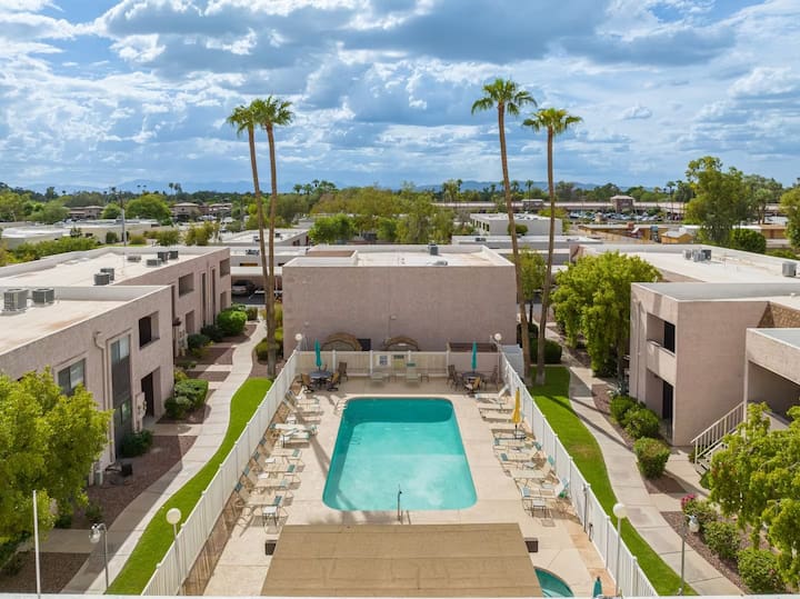 Stylish 2bed Condo W/ Pool & Spa - Chandler, AZ