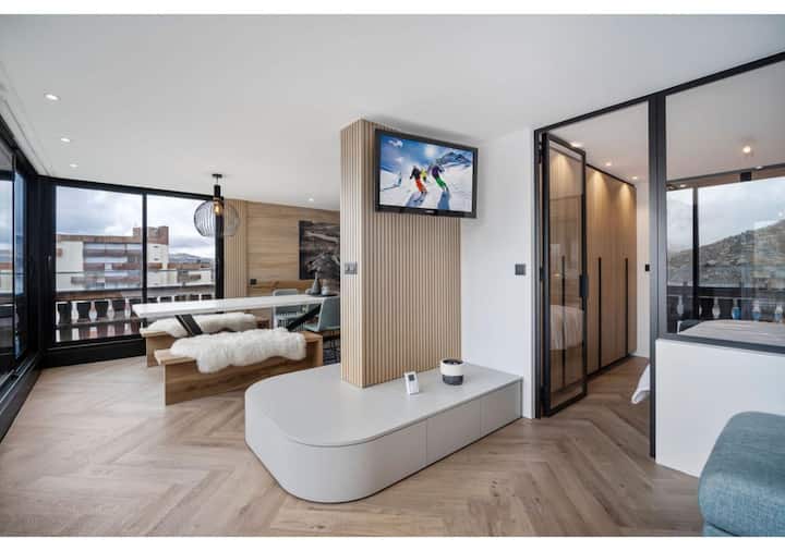 Premium Ski-in/out Apartment With Views - Val Thorens