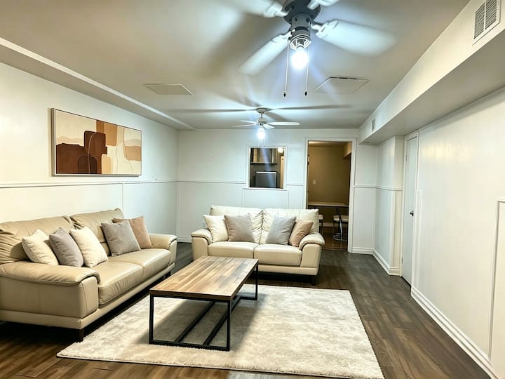 Private 1-bedroom Basement Suite | St. Catharines - St. Catharines