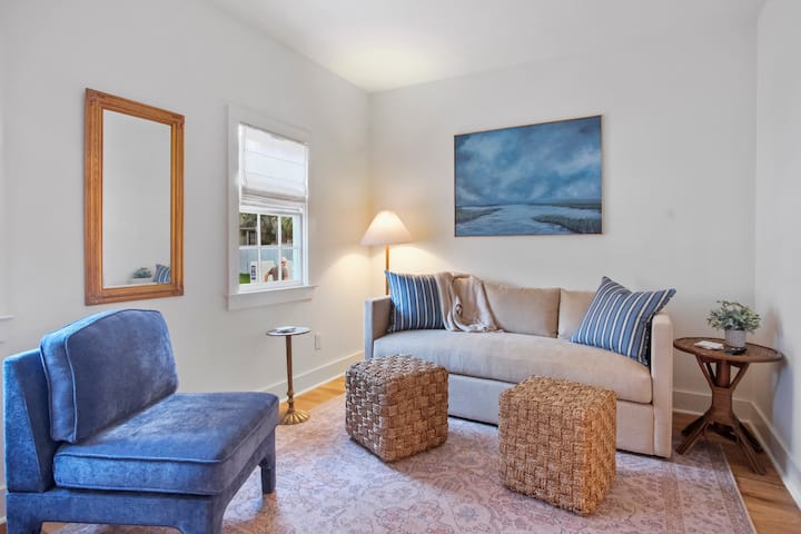 Newly Renovated 2br Perfect Location - Charleston, SC