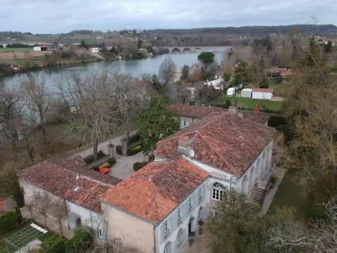 Small cottage by the Tarn