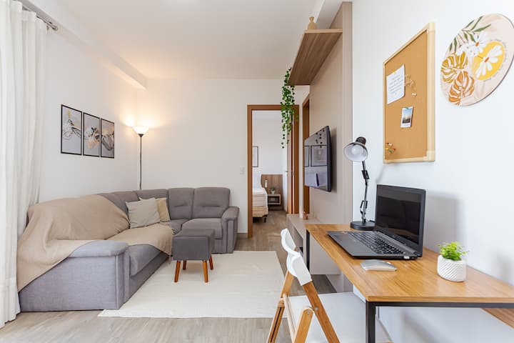 Apartamento Com Garagem Ao Lado Do Couto Pereira - Curitiba