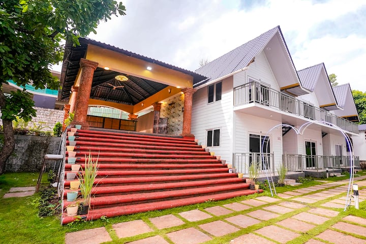 Exterior image 3