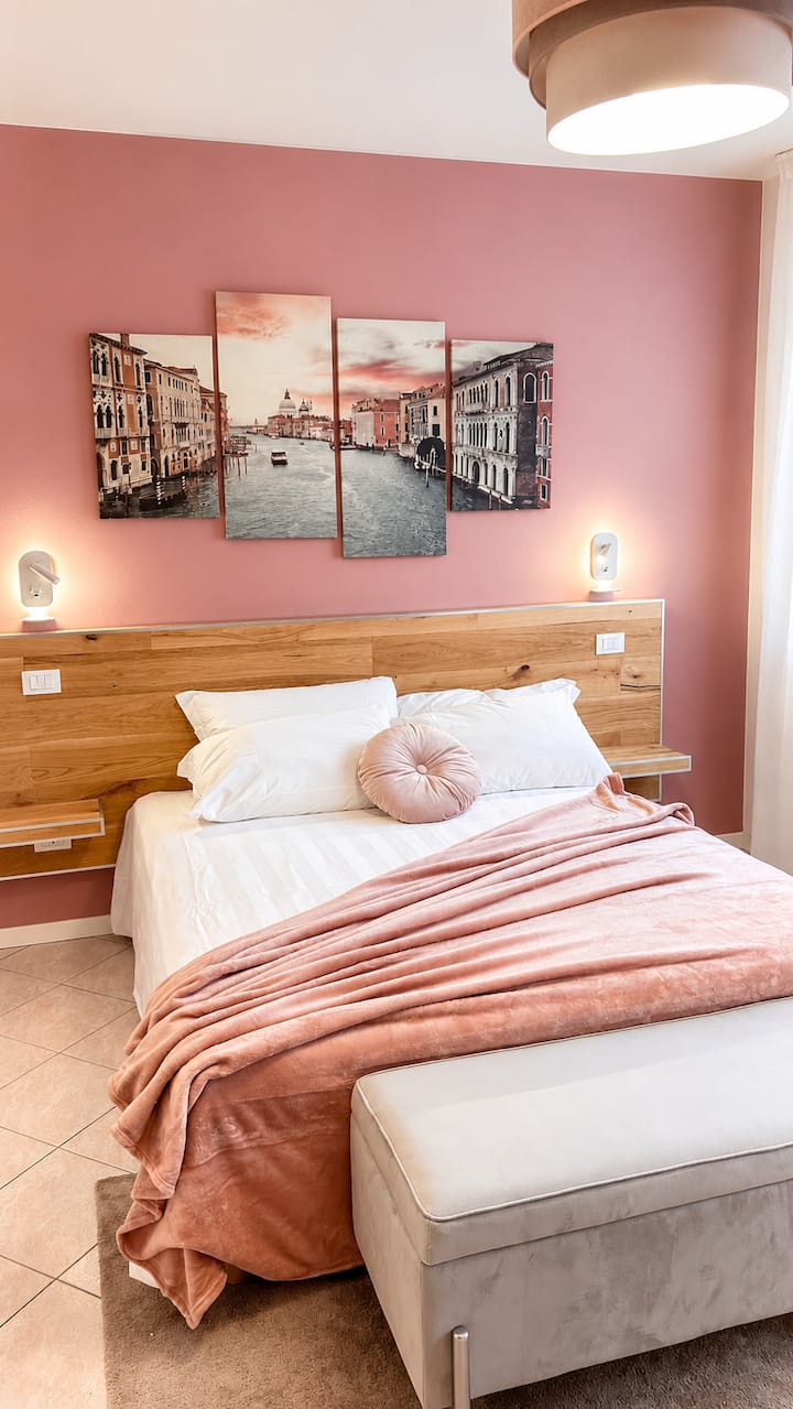 Enzo's Venice Home - Art, Relax & Parking - Mestre