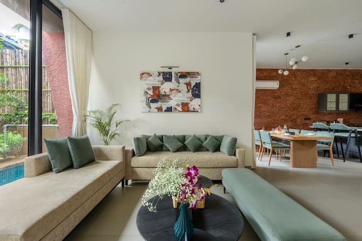 Living room image 5