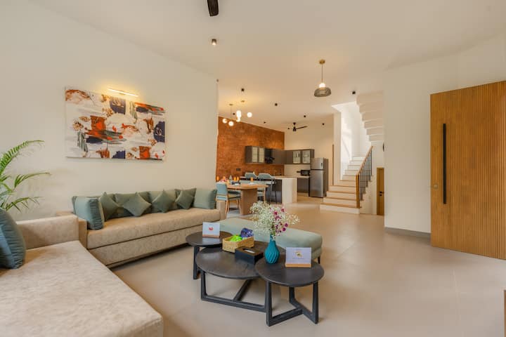 Living room image 3