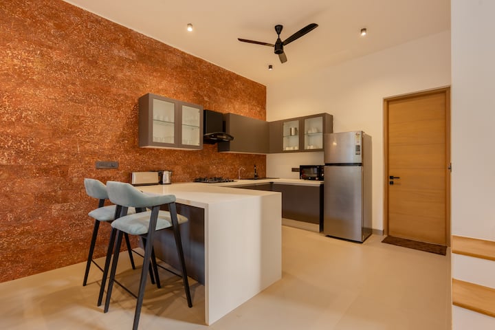 Full kitchen image 1