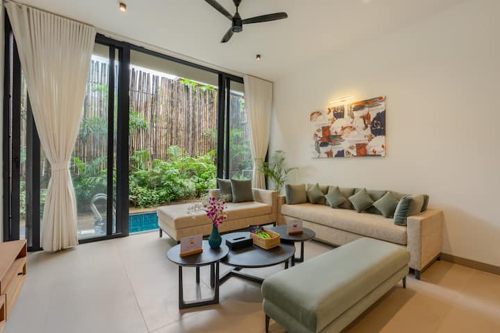 Living room image 4