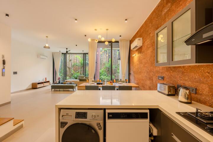 Full kitchen image 2