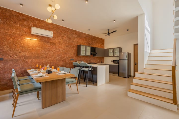 Dining area image 1