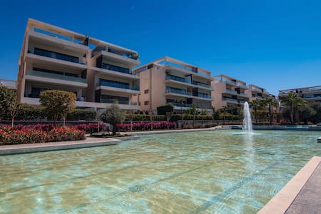 The Cozy Stay, 2BR Lakeview residence. — 5