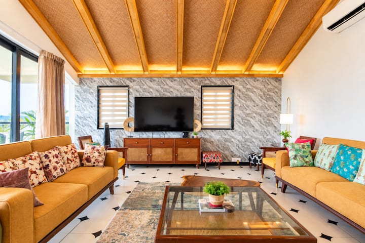 Living room image 5