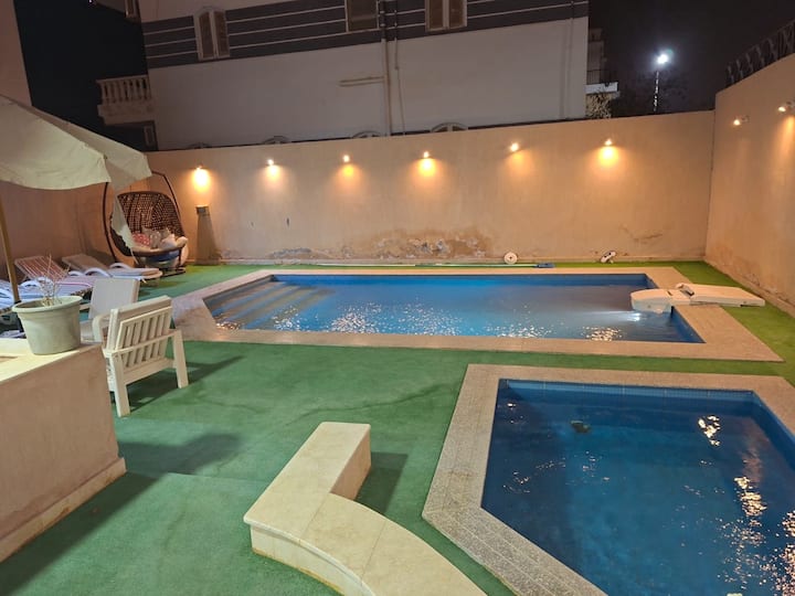 Luxury Villa At Airport Road In Magawish - フルガダ