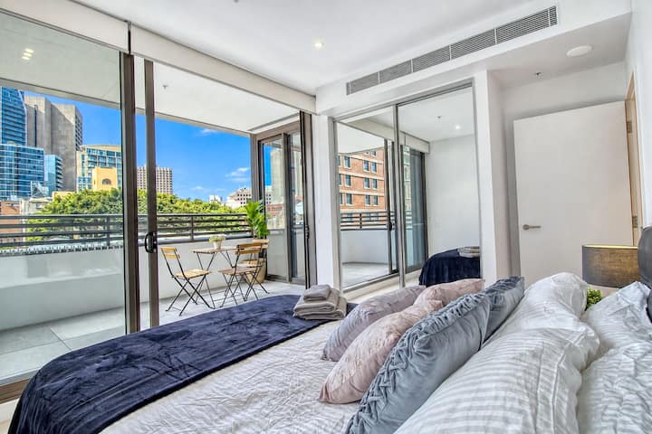 Luxury 2-brs Darling Harbour's Apt: Free Parking - Sydney central station