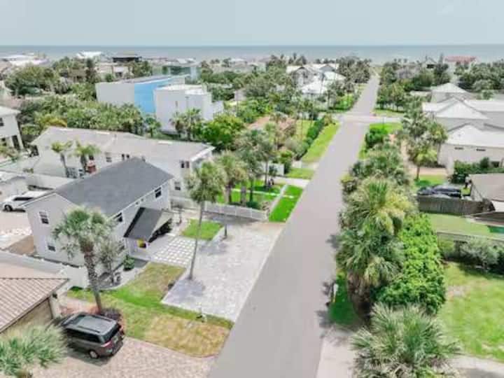Walk 2 Beach, Pet Friendly, 2br/4beds,villa Bella - Jacksonville, FL