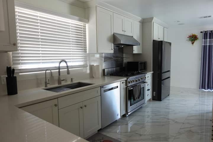 Midterm Home Rental Garden Grove - 園林市