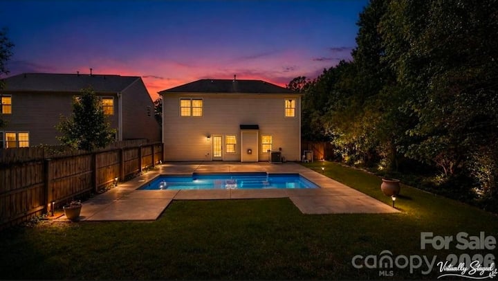 Private Pool  Near Uncc, Pnc & Concord Mills - Concord, NC