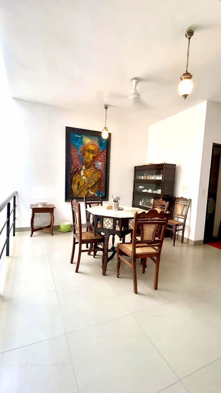 Dining area image 4