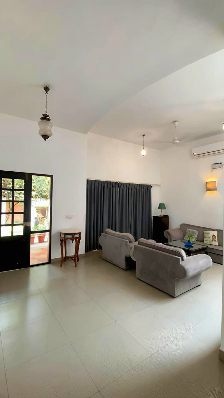 Living room image 3