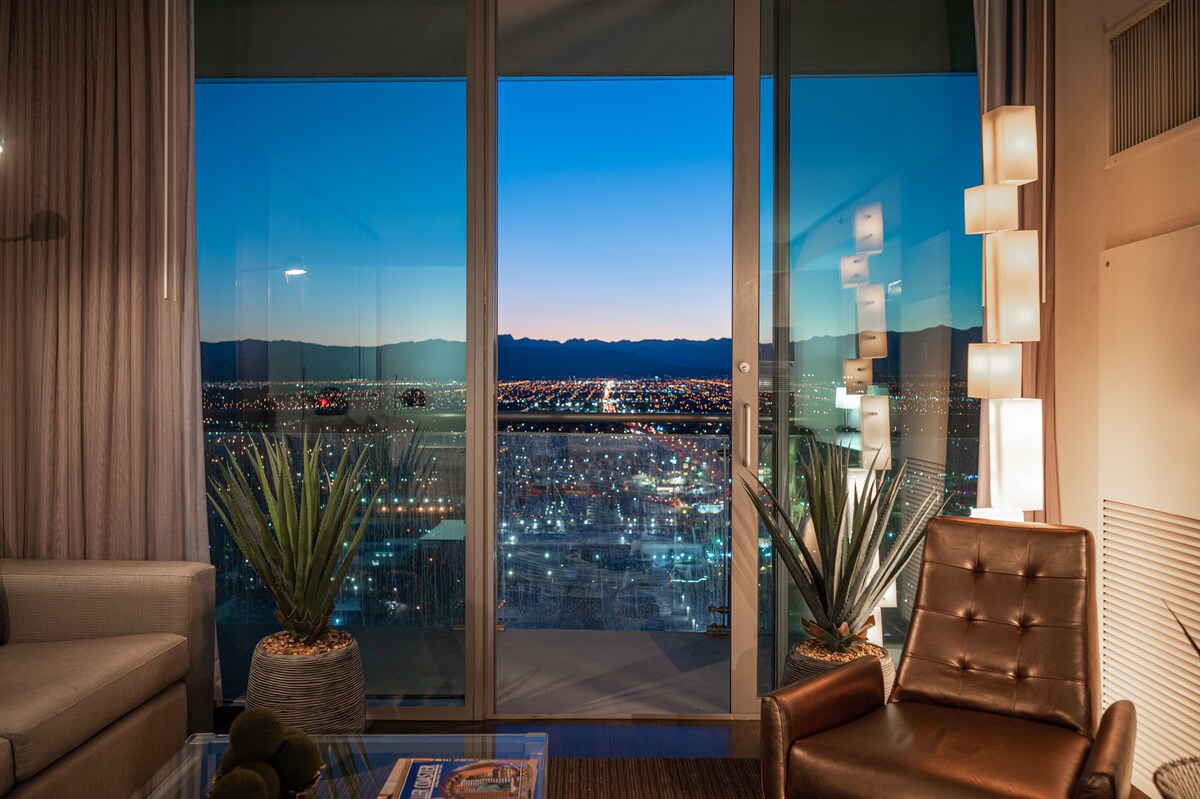 WL34* Studio Suite/Mountain View w/Open Balcony