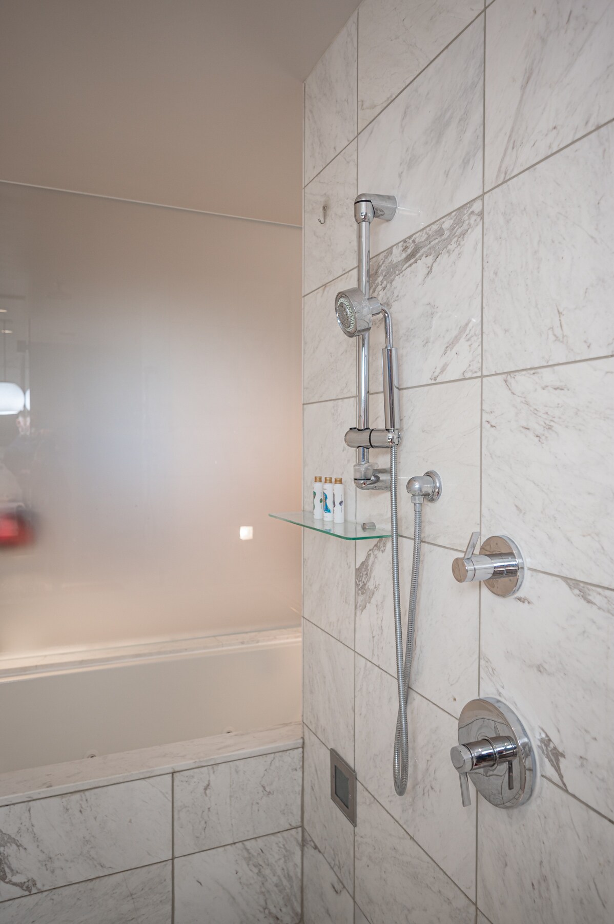 WL34* Studio Suite/Mountain View w/Open Balcony