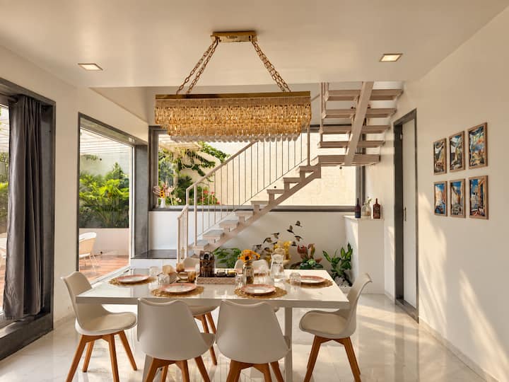 Dining area image 2