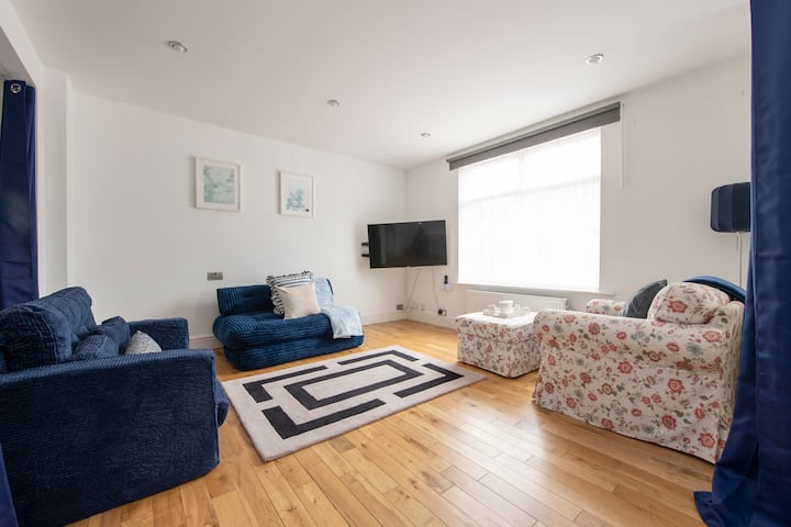 Blue Becontree At Goresbrook London - Romford