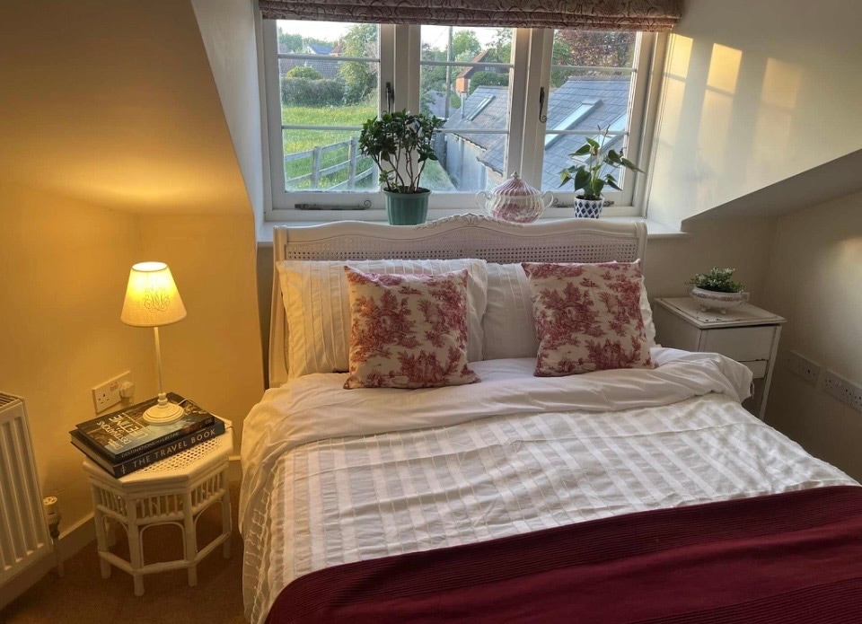 The Old Rose & Crown - Double Bedroom - Bed and breakfasts for Rent in ...