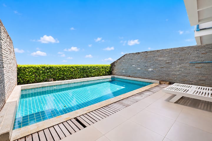 Golf View, Pool Villa. 5 Bed/bath. 7 Kms To Patong - Phuket
