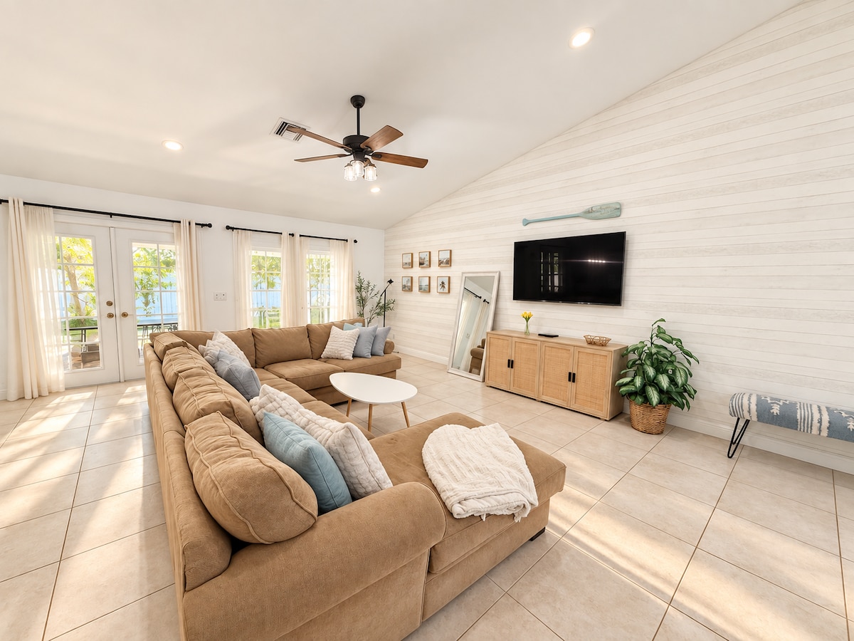 Living room image 6