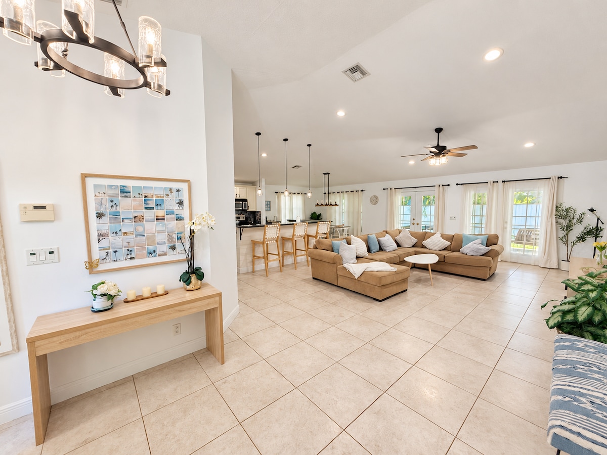 Living room image 1