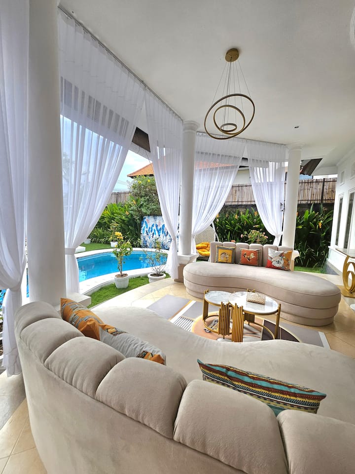 Wonderful Villa In Umalas With Billiard - Bali