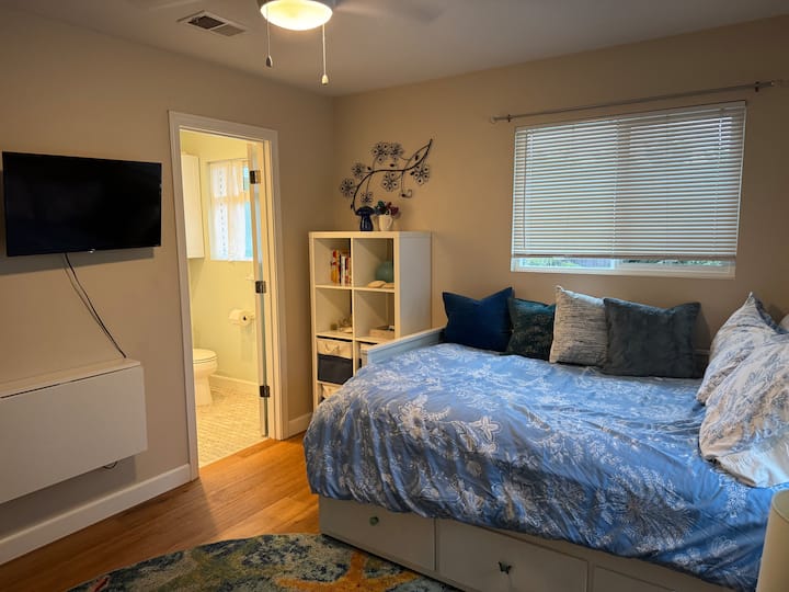Cottage By The Sea - Encinitas, CA