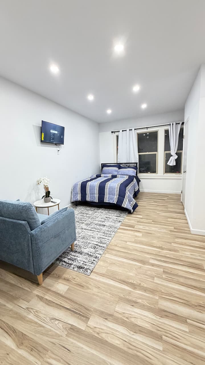 2nd Fl Private 1 Bed 1 Bath, Shared Washer Dryer - San Francisco, CA
