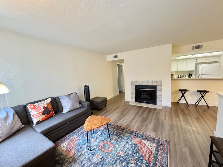 Pool Spa Gym 2 Bedroom 2 Bath + Office - Thousand Oaks, CA