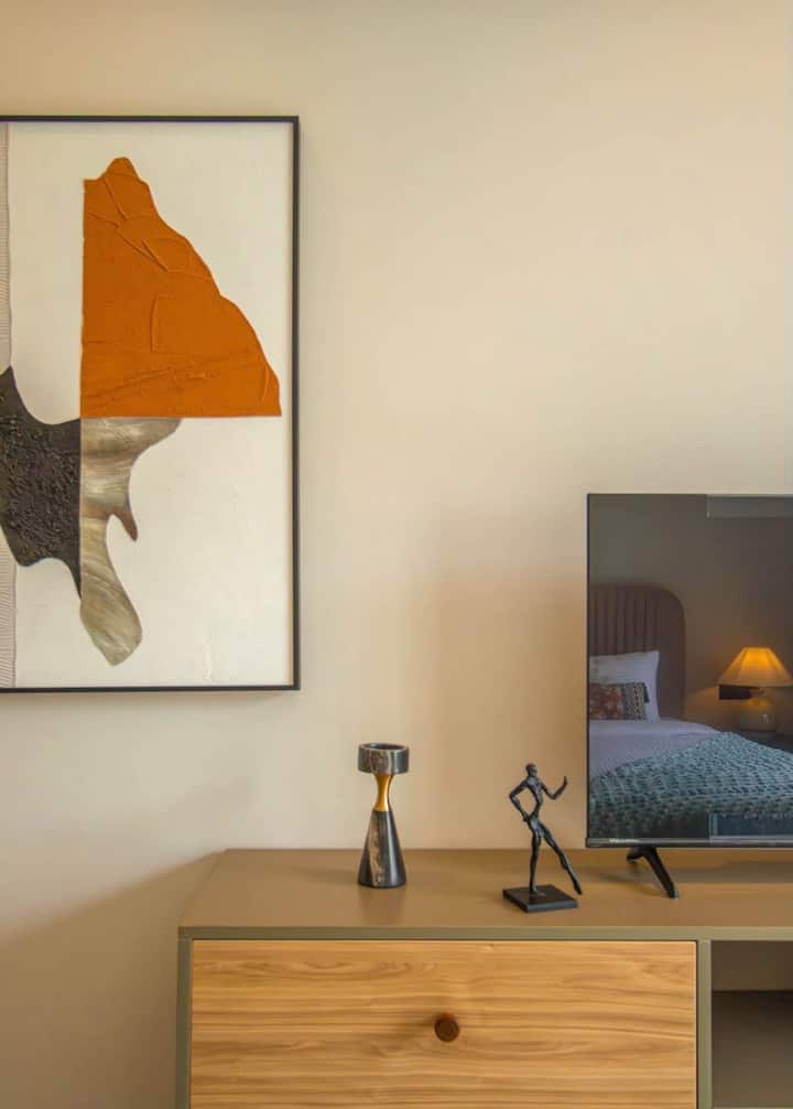 Bedroom 1 image 2