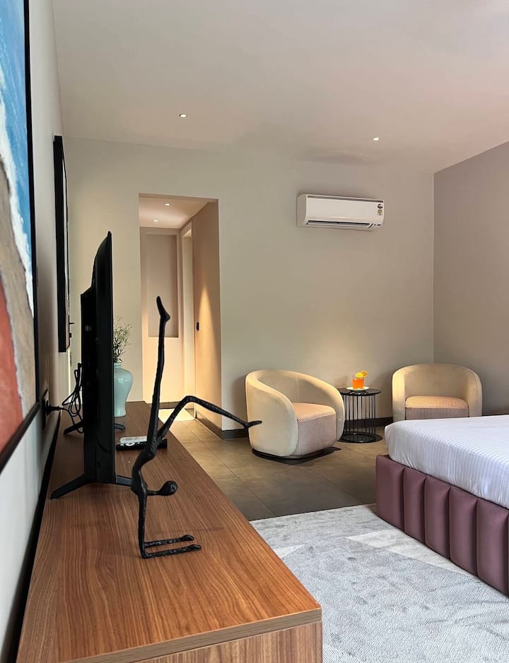 Bedroom 1 image 3