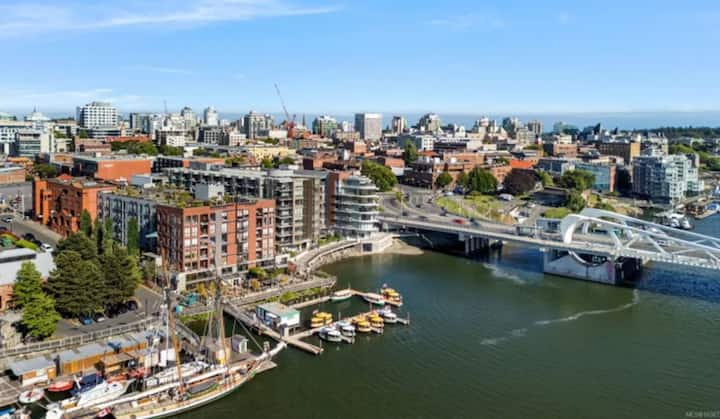 Harbour View Penthouse Suite - Victoria