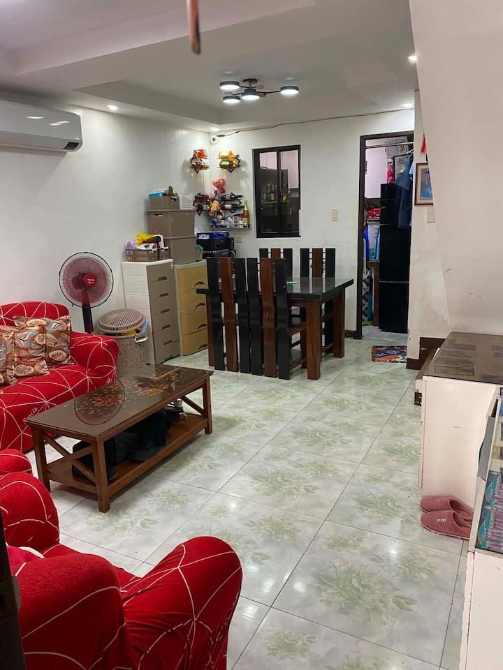 Cozy & Fully Furnished Home Near Malls - Dasmariñas