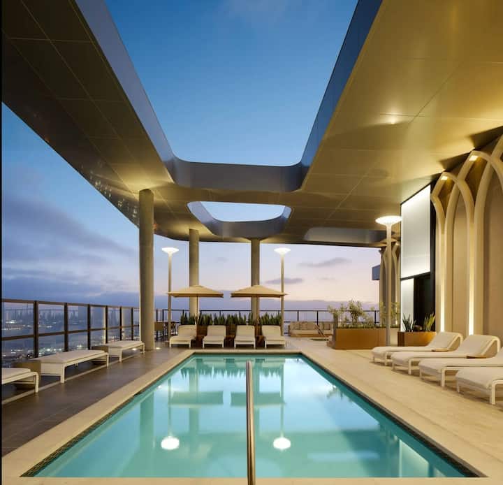 Ocean Views + Rooftop Pool at Balboa Park Hi-Rise - Apartments for Rent ...